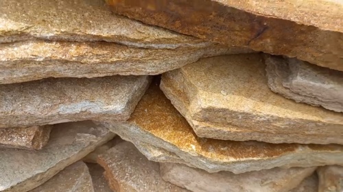 Плитняк златолит жёлтый золотистый для отмостки купить в Озёрах