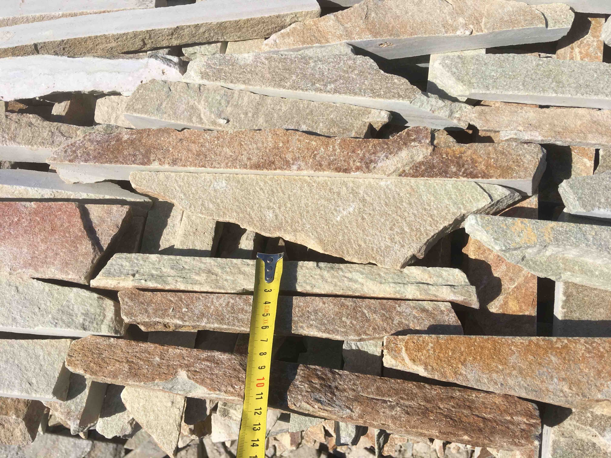 Горбушка златолит золотистый для облицовки купить в Озёрах