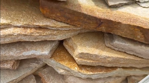 Плитняк златолит жёлтый золотистый для отмостки купить в Озёрах