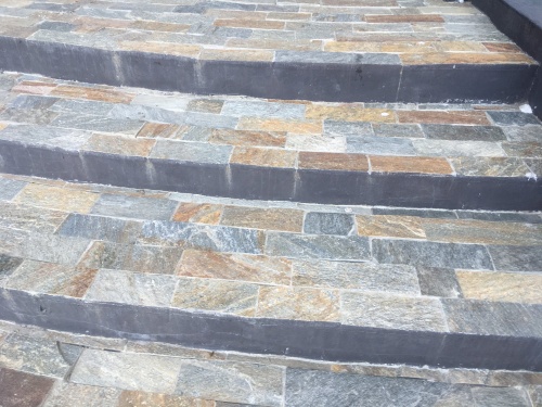 Плитка из Златолита Уральского для лестницы купить в Озёрах