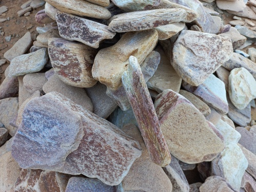 Златолит жёлтый, жёлто-зелёный глыбки и валуны для ланшафтного дизайна купить в Озёрах