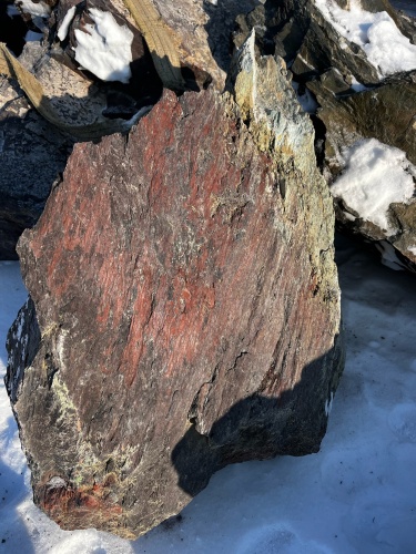 Ландшафтные глыбы красно-фиолетовые 200-1000 килограмм купить в Озёрах