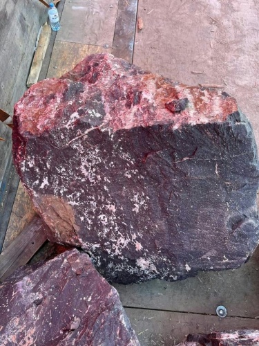 Камни для ландшафтного дизайна красно-фиолетовые 10-60 килограмм купить в Озёрах