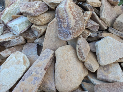 Златолит жёлтый, жёлто-зелёный глыбки и валуны для ланшафтного дизайна купить в Озёрах