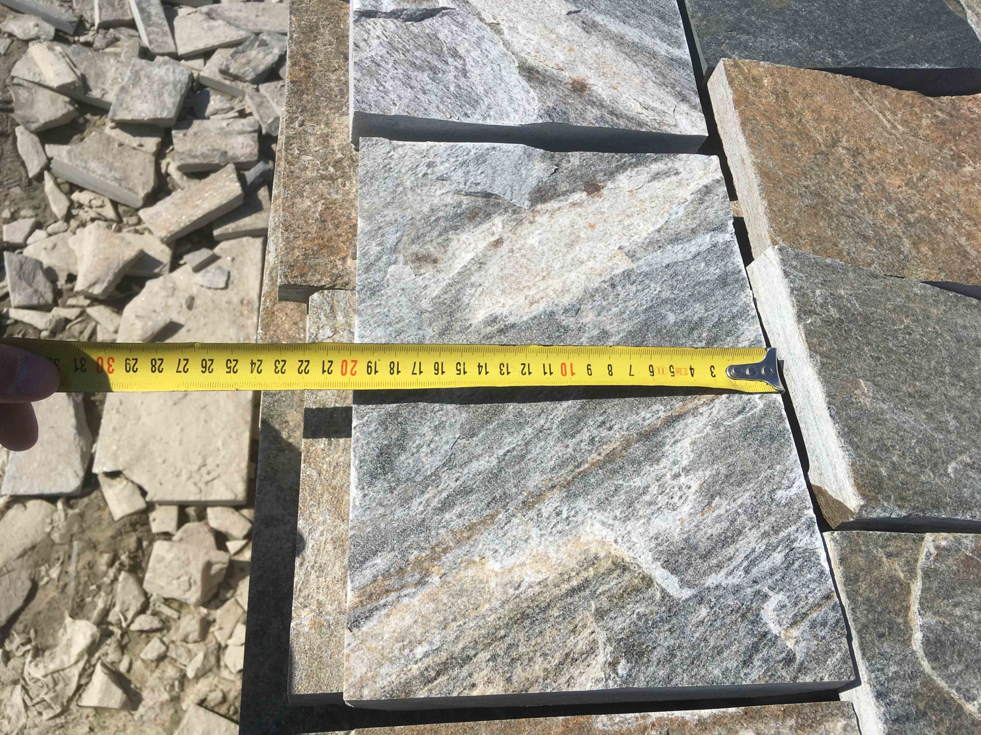 Плитка пилёная златолит Уральский для цоколя, отмостки купить в Озёрах