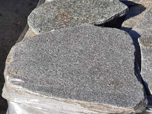 Златолит серебристый галтованный для лестниц купить в Озёрах