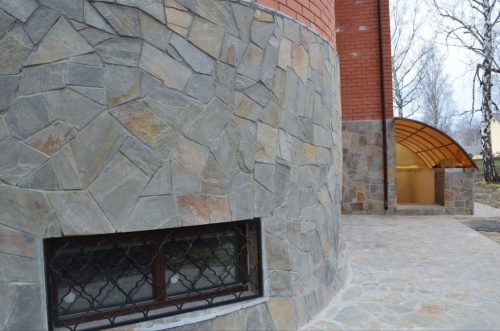 Плитняк златолит Уральский для цоколя, отмостки купить в Озёрах